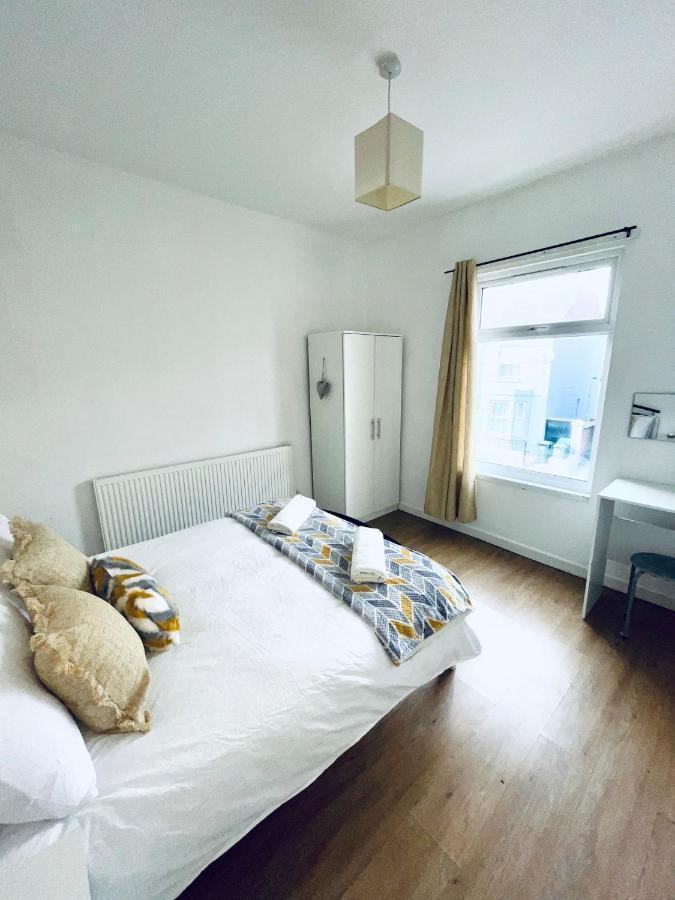 Apartment Cheerful Town House In Centre *